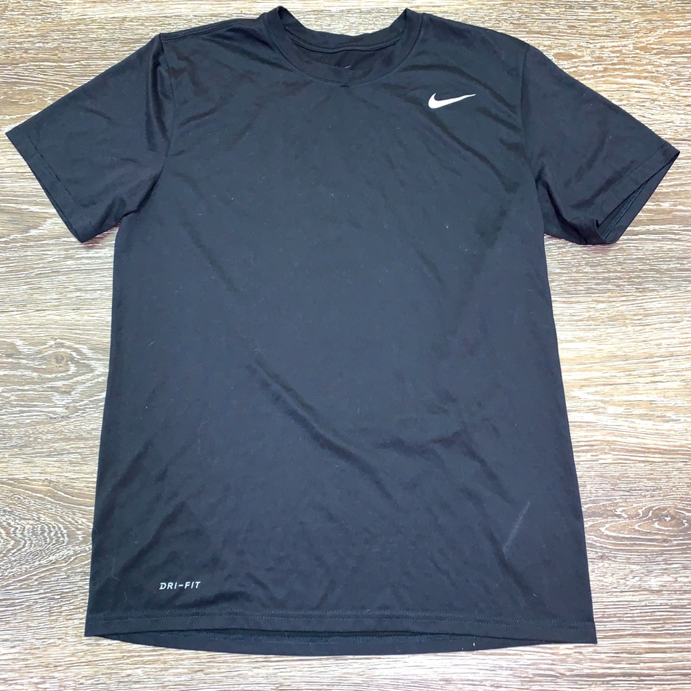 Nike mens shirt sz Medium🔥